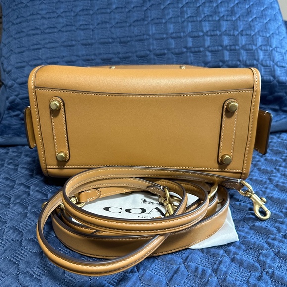 Coach Rogue 25 ❤️sale❤️with Tom Wesselmann lip motif - Picture 6 of 11